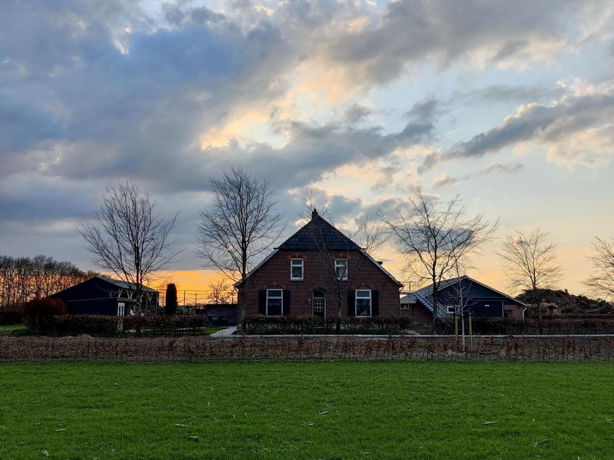 Spacious Farmhouse In Silvolde With Garden Exteriör bild