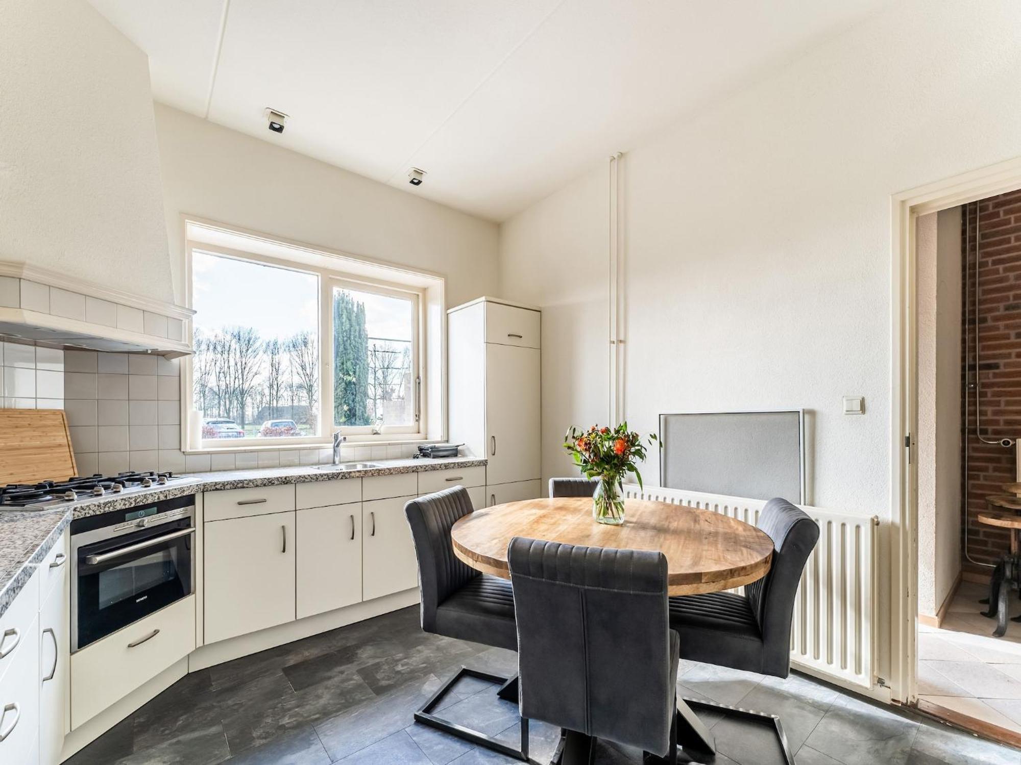 Spacious Farmhouse In Silvolde With Garden Exteriör bild