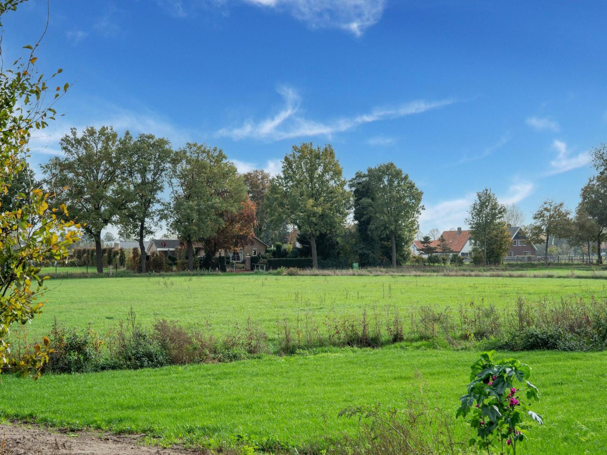 Spacious Farmhouse In Silvolde With Garden Exteriör bild