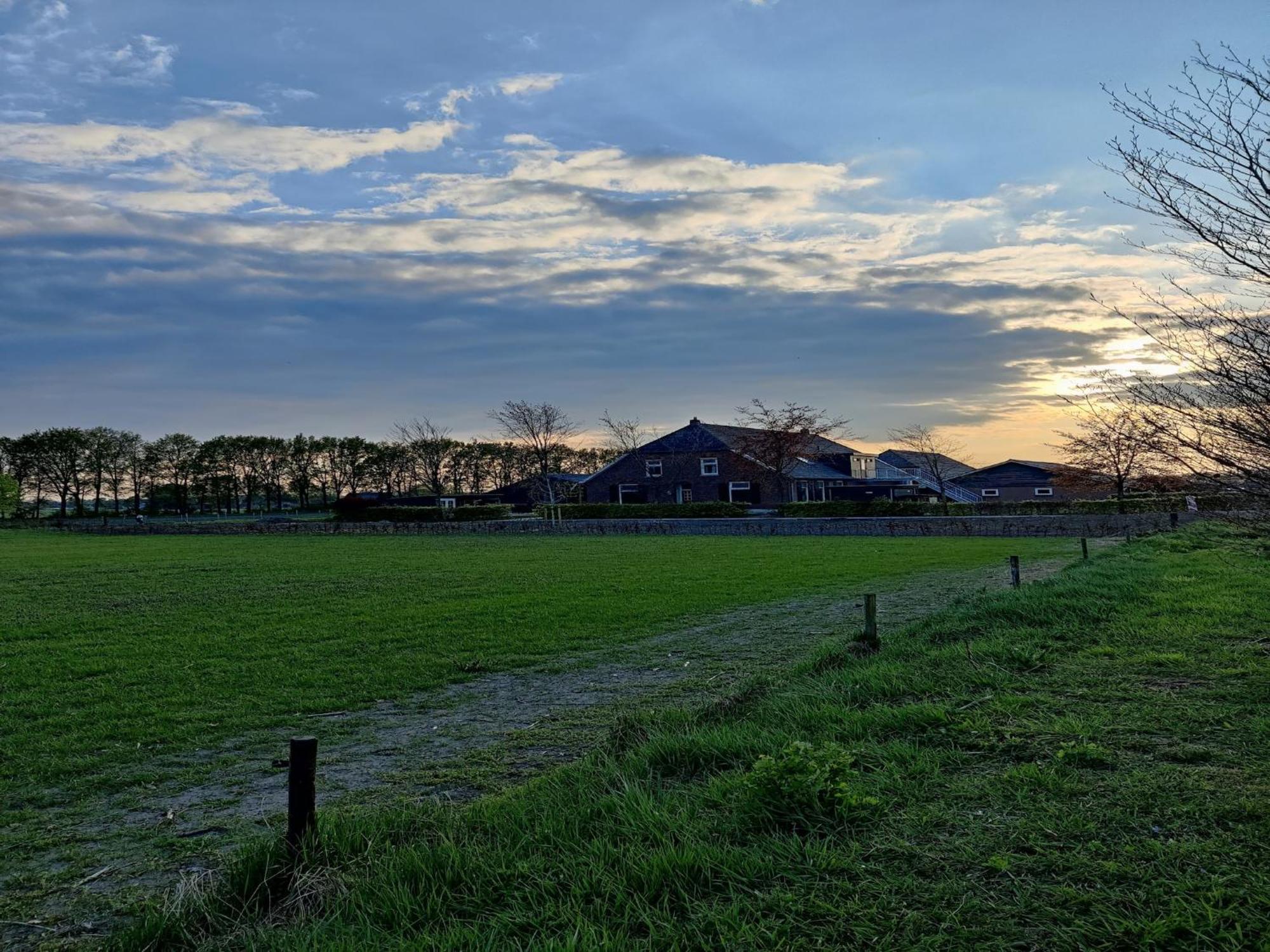 Spacious Farmhouse In Silvolde With Garden Exteriör bild